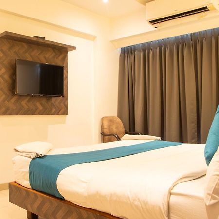 J R Residency Hotel Navi Mumbai Exterior photo