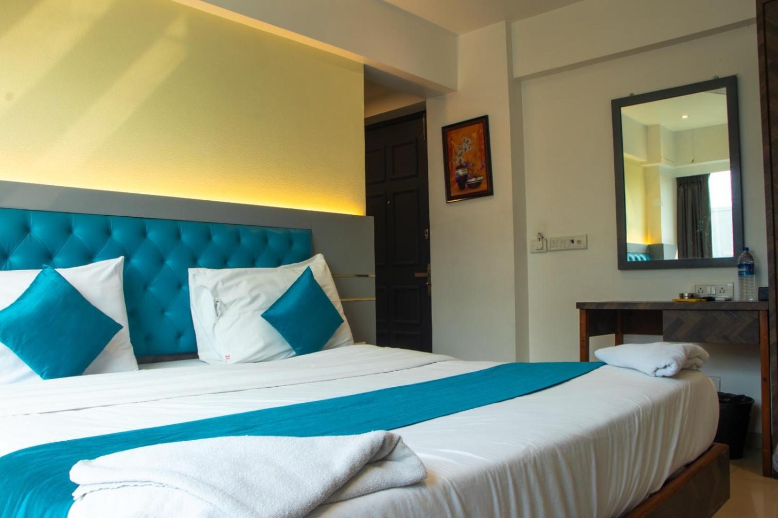 J R Residency Hotel Navi Mumbai Exterior photo
